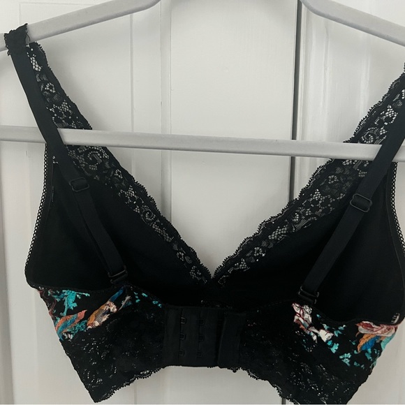 Lace Bralette - Picture 2 of 6